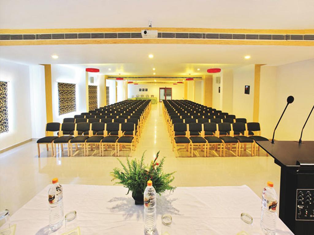 Hotel Hills Park Pathanāmthitta Exteriör bild