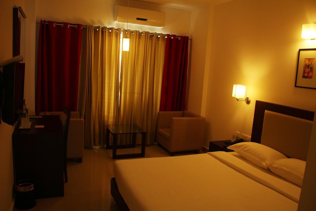 Hotel Hills Park Pathanāmthitta Rum bild